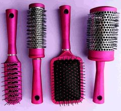 how to clean combs